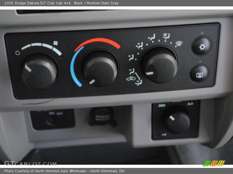 Black / Medium Slate Gray 2005 Dodge Dakota SLT Club Cab 4x4
