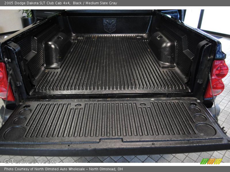 Black / Medium Slate Gray 2005 Dodge Dakota SLT Club Cab 4x4