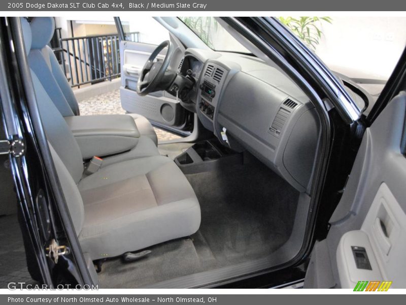 Black / Medium Slate Gray 2005 Dodge Dakota SLT Club Cab 4x4