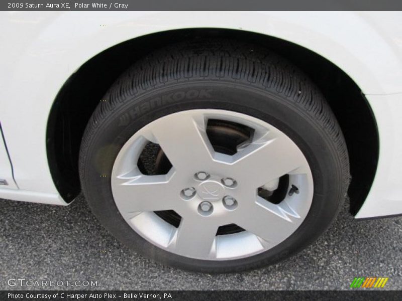 Polar White / Gray 2009 Saturn Aura XE