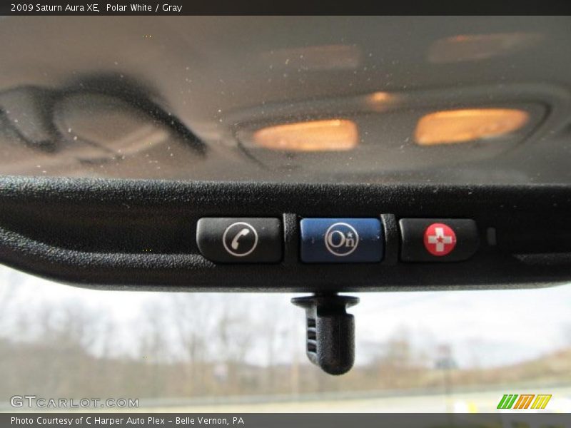 Polar White / Gray 2009 Saturn Aura XE
