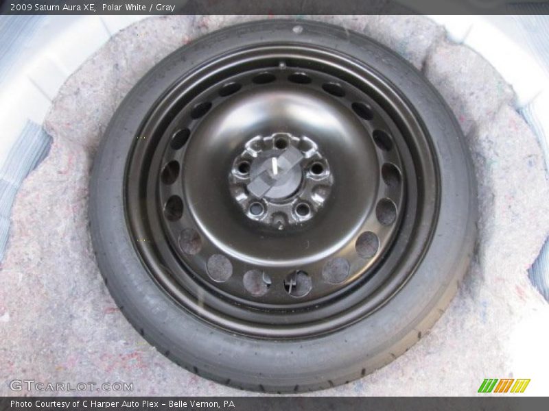 Polar White / Gray 2009 Saturn Aura XE