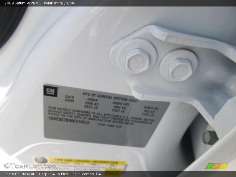 Polar White / Gray 2009 Saturn Aura XE