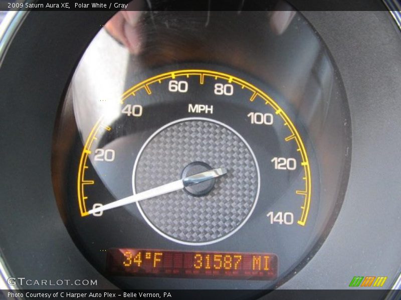 Polar White / Gray 2009 Saturn Aura XE