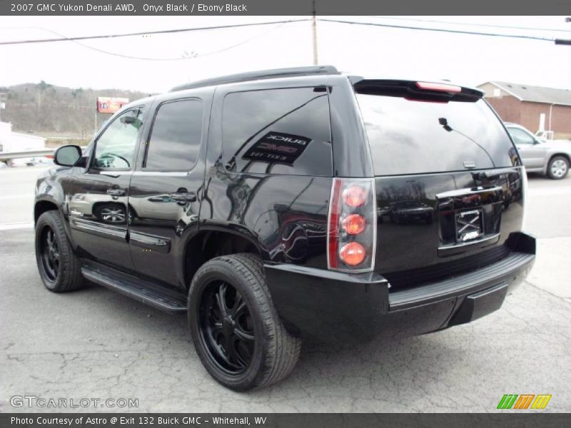 Onyx Black / Ebony Black 2007 GMC Yukon Denali AWD