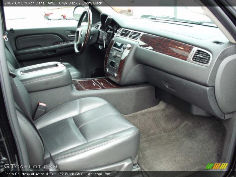 Onyx Black / Ebony Black 2007 GMC Yukon Denali AWD