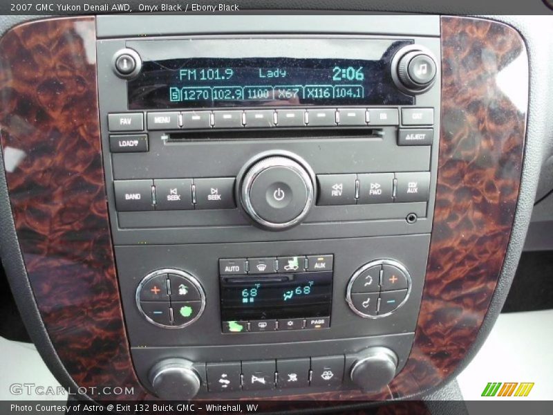 Onyx Black / Ebony Black 2007 GMC Yukon Denali AWD