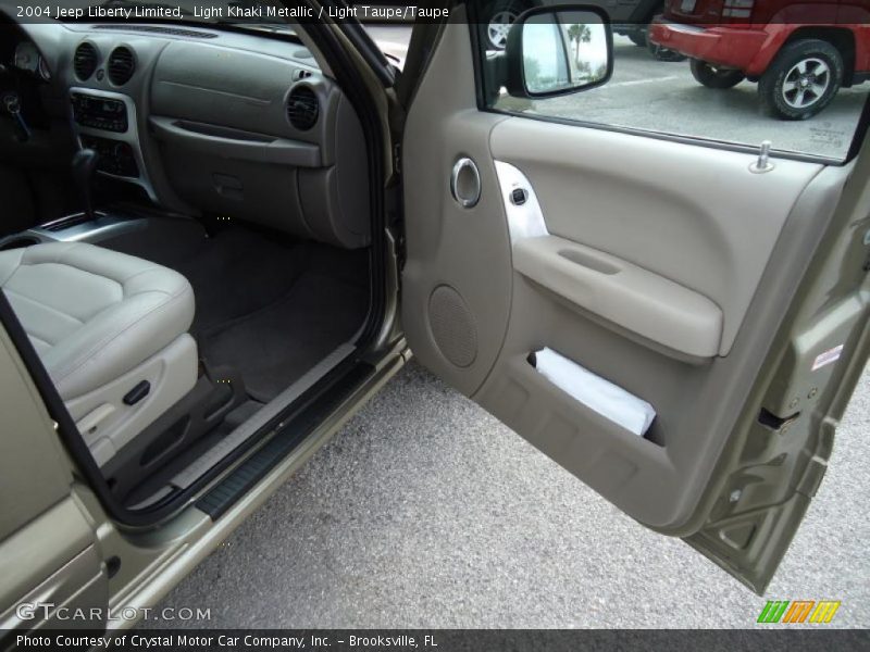 Light Khaki Metallic / Light Taupe/Taupe 2004 Jeep Liberty Limited