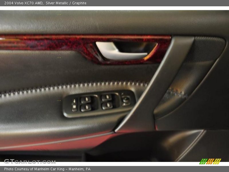 Silver Metallic / Graphite 2004 Volvo XC70 AWD