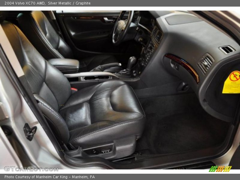 Silver Metallic / Graphite 2004 Volvo XC70 AWD