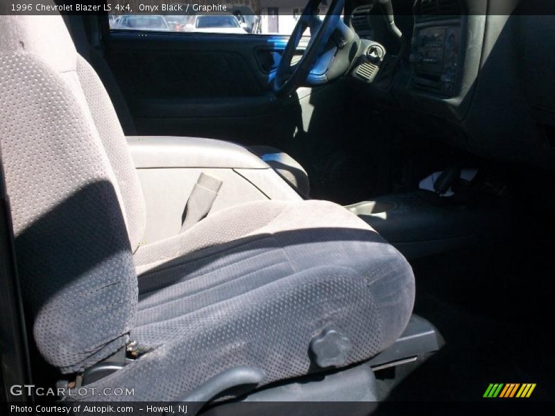 Onyx Black / Graphite 1996 Chevrolet Blazer LS 4x4