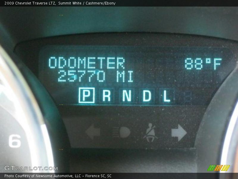 Summit White / Cashmere/Ebony 2009 Chevrolet Traverse LTZ