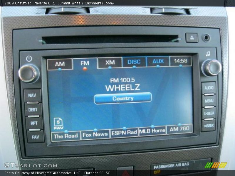 Summit White / Cashmere/Ebony 2009 Chevrolet Traverse LTZ