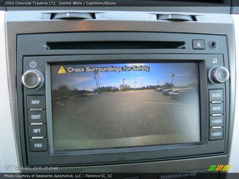 Summit White / Cashmere/Ebony 2009 Chevrolet Traverse LTZ