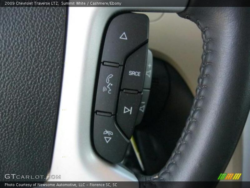Summit White / Cashmere/Ebony 2009 Chevrolet Traverse LTZ