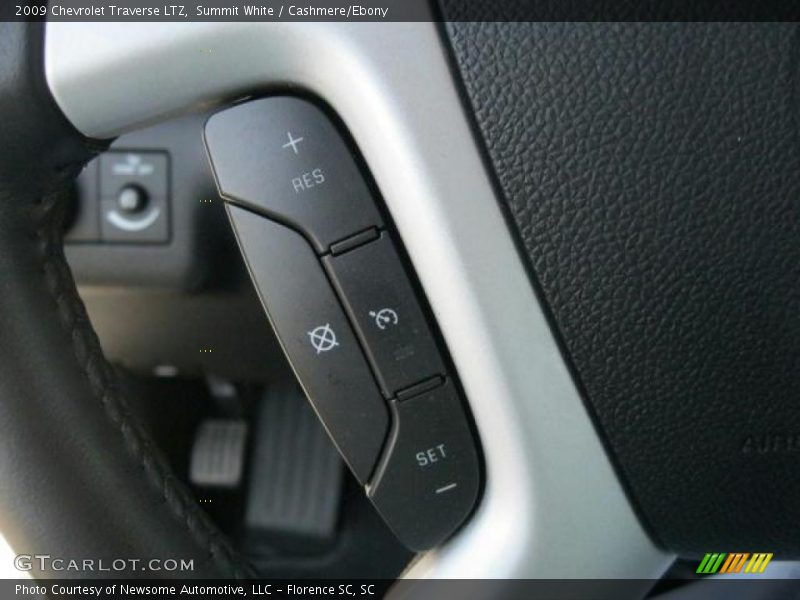 Summit White / Cashmere/Ebony 2009 Chevrolet Traverse LTZ