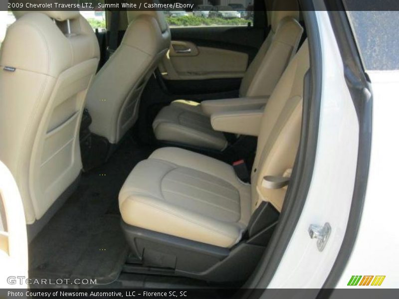 Summit White / Cashmere/Ebony 2009 Chevrolet Traverse LTZ