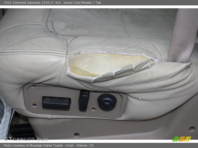 Sunset Gold Metallic / Tan 2001 Chevrolet Suburban 1500 LT 4x4