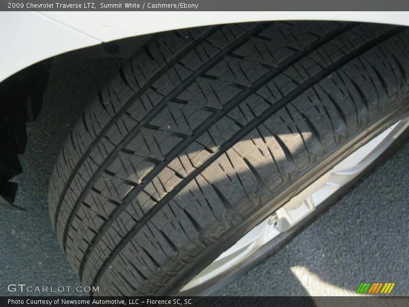 Summit White / Cashmere/Ebony 2009 Chevrolet Traverse LTZ