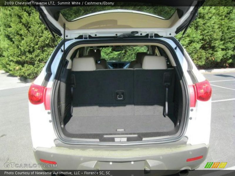 Summit White / Cashmere/Ebony 2009 Chevrolet Traverse LTZ