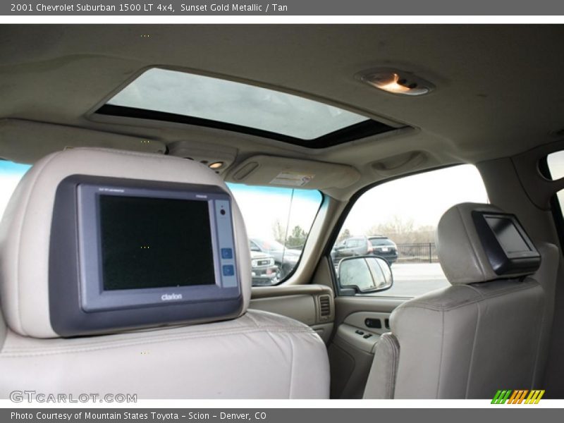 Sunset Gold Metallic / Tan 2001 Chevrolet Suburban 1500 LT 4x4