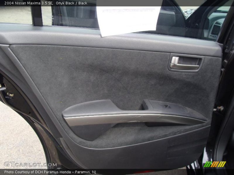 Onyx Black / Black 2004 Nissan Maxima 3.5 SE