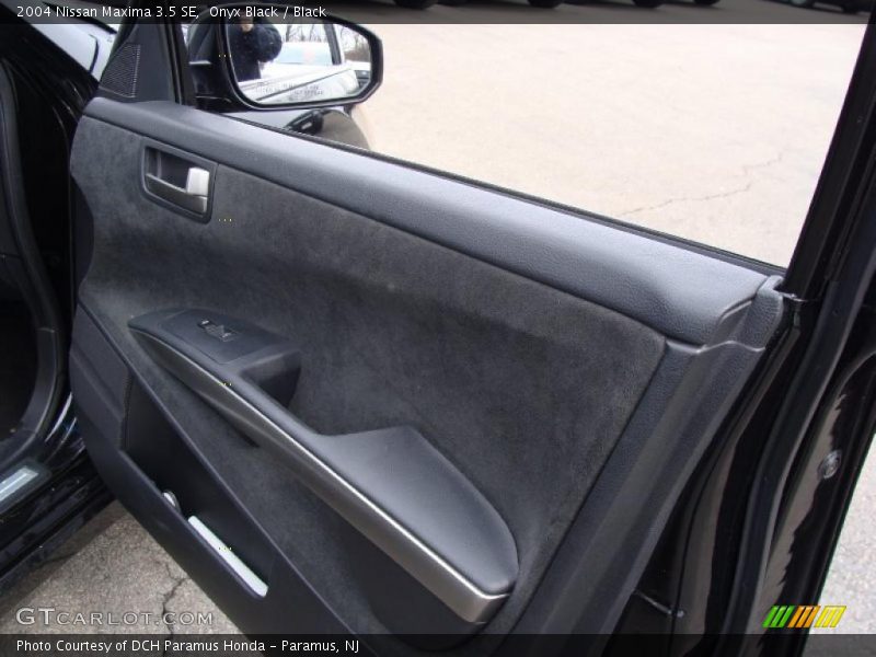 Onyx Black / Black 2004 Nissan Maxima 3.5 SE
