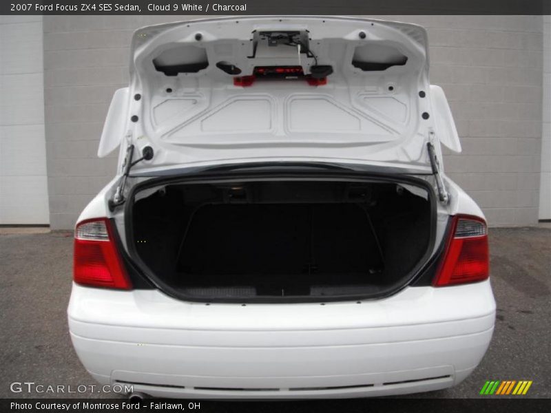 Cloud 9 White / Charcoal 2007 Ford Focus ZX4 SES Sedan