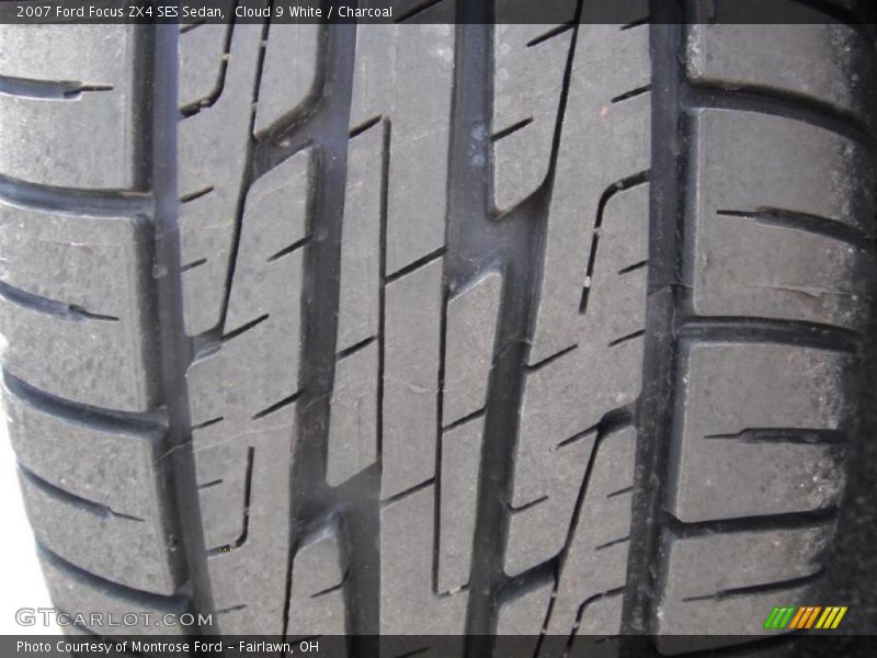 Cloud 9 White / Charcoal 2007 Ford Focus ZX4 SES Sedan