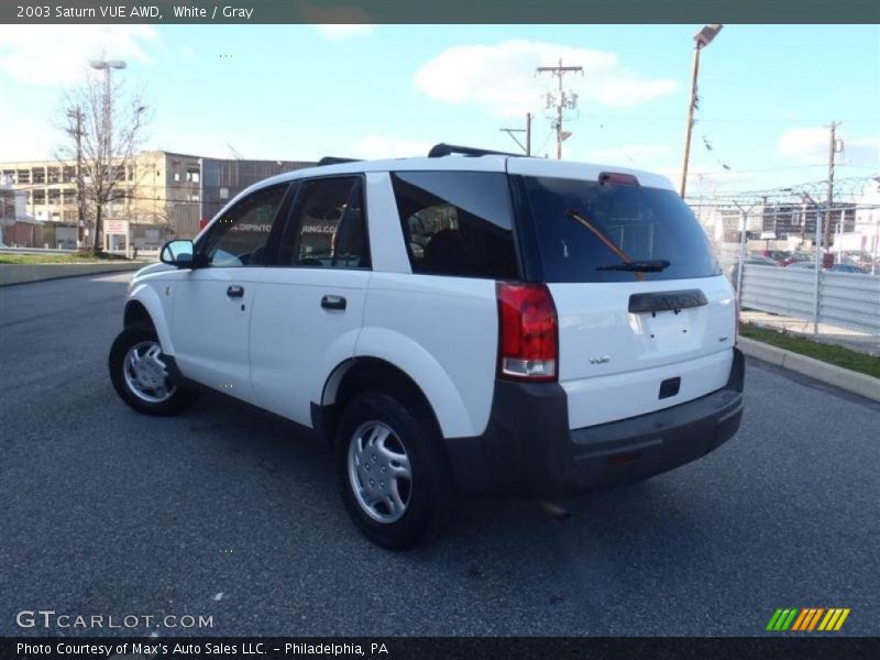 White / Gray 2003 Saturn VUE AWD