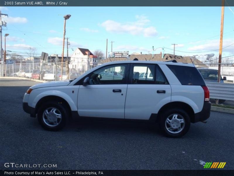 White / Gray 2003 Saturn VUE AWD