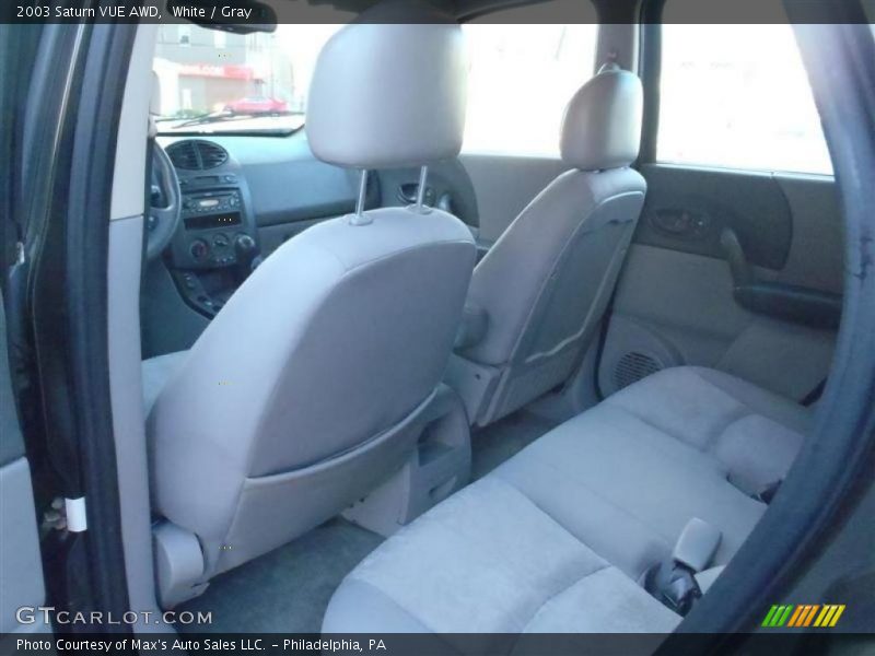 White / Gray 2003 Saturn VUE AWD