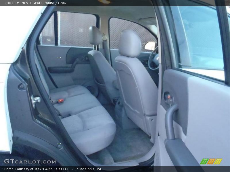 White / Gray 2003 Saturn VUE AWD
