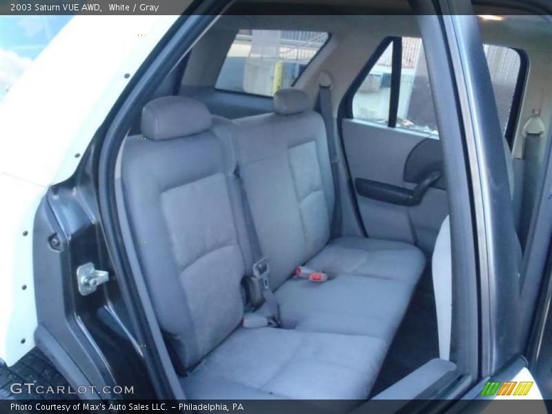 White / Gray 2003 Saturn VUE AWD