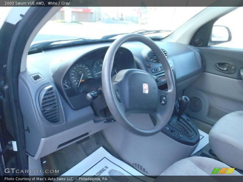 White / Gray 2003 Saturn VUE AWD