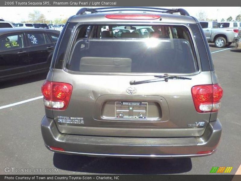 Phantom Gray Pearl / Light Charcoal 2006 Toyota Sequoia SR5