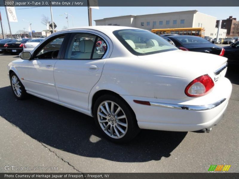 White Onyx / Ivory 2007 Jaguar X-Type 3.0