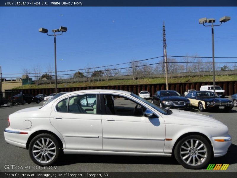 White Onyx / Ivory 2007 Jaguar X-Type 3.0