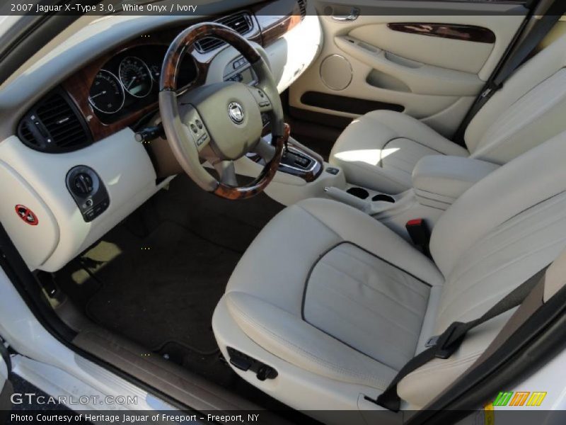 White Onyx / Ivory 2007 Jaguar X-Type 3.0