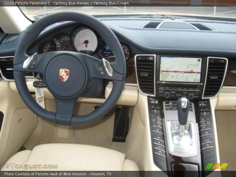 Dashboard of 2010 Panamera S