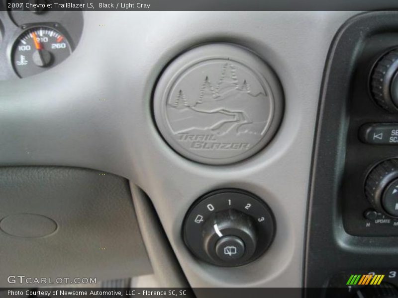 Black / Light Gray 2007 Chevrolet TrailBlazer LS
