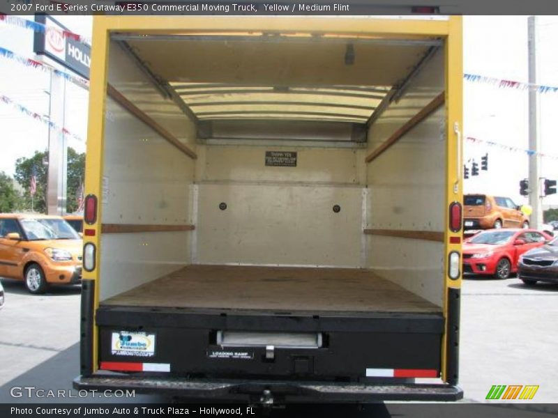  2007 E Series Cutaway E350 Commercial Moving Truck Trunk