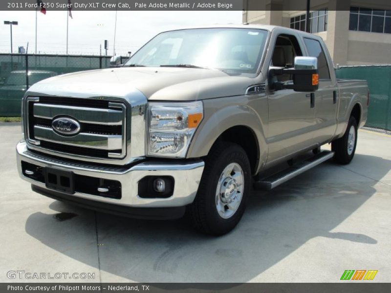 Front 3/4 View of 2011 F250 Super Duty XLT Crew Cab