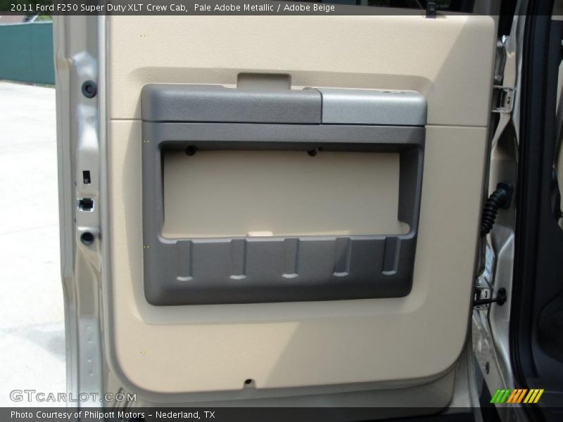 Door Panel of 2011 F250 Super Duty XLT Crew Cab