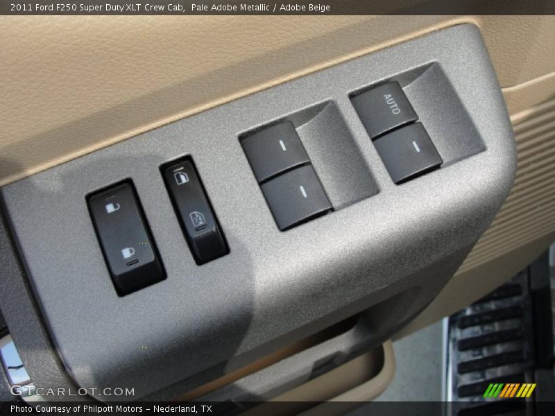 Controls of 2011 F250 Super Duty XLT Crew Cab