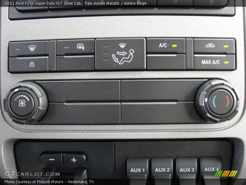 Controls of 2011 F250 Super Duty XLT Crew Cab