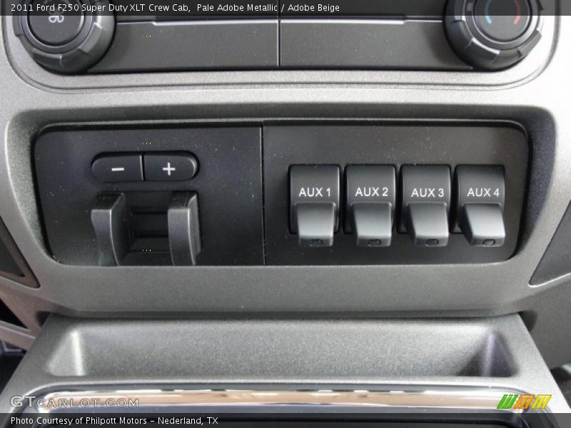 Controls of 2011 F250 Super Duty XLT Crew Cab