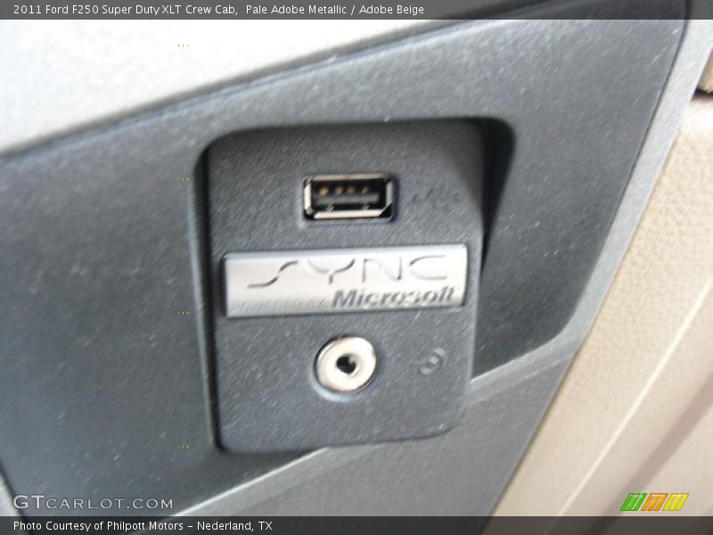 Pale Adobe Metallic / Adobe Beige 2011 Ford F250 Super Duty XLT Crew Cab