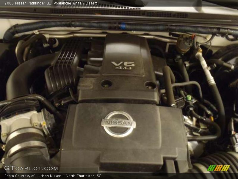 Avalanche White / Desert 2005 Nissan Pathfinder LE
