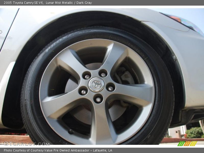 Lunar Mist Metallic / Dark Gray 2005 Toyota Camry SE V6